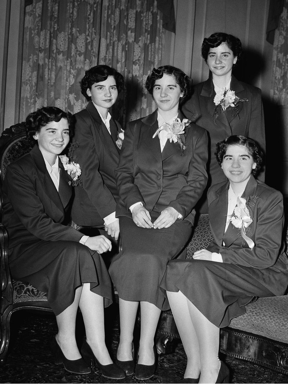DIONNE QUINTUPLETS- INFANCY FRAMED PHOTO- Natural Canadian Quints born in 1934 - Picture 4 of 12